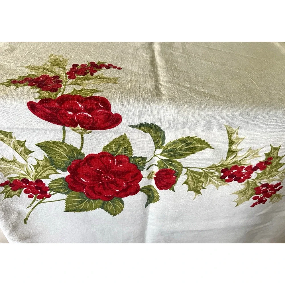 1950s Large Roses & Holly Berries Christmas Linen Tablecloth 86